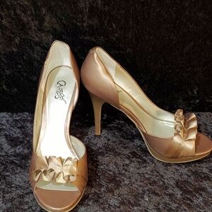 Carlos by Carlos Santana Brown Stiletto Heels with Peep-Toe